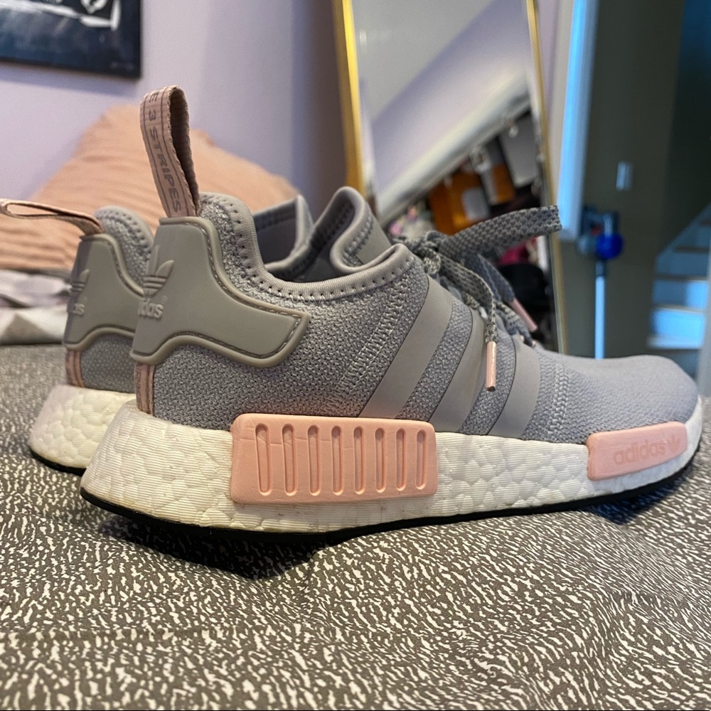 NMD R1 ‘Light Onix’
